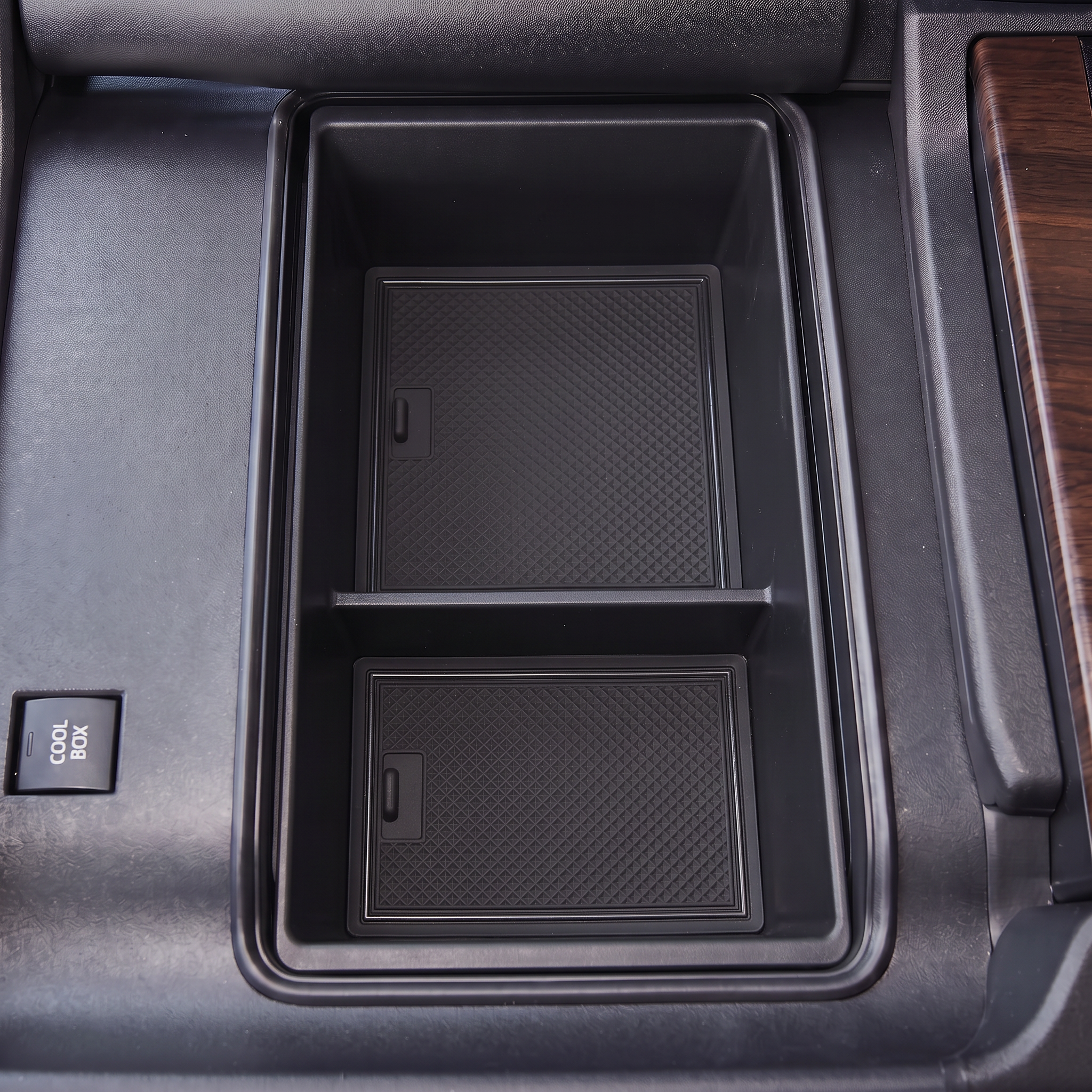 Toyota Cruiser LC300 Console Organizer